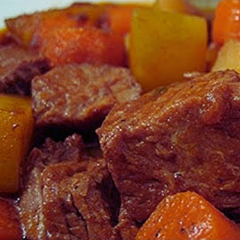 Ensopado de Carne com Batata e Cenoura