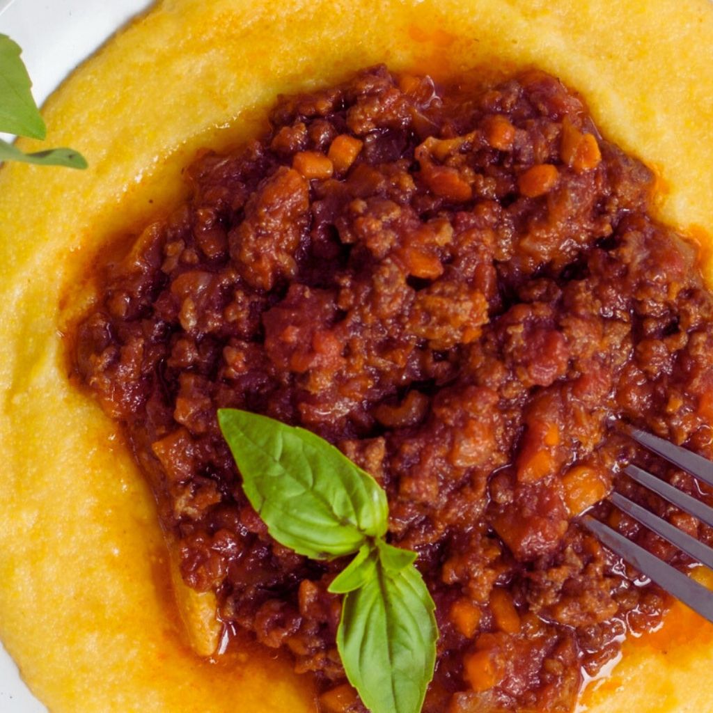 Polenta com Molho de Carne Moída