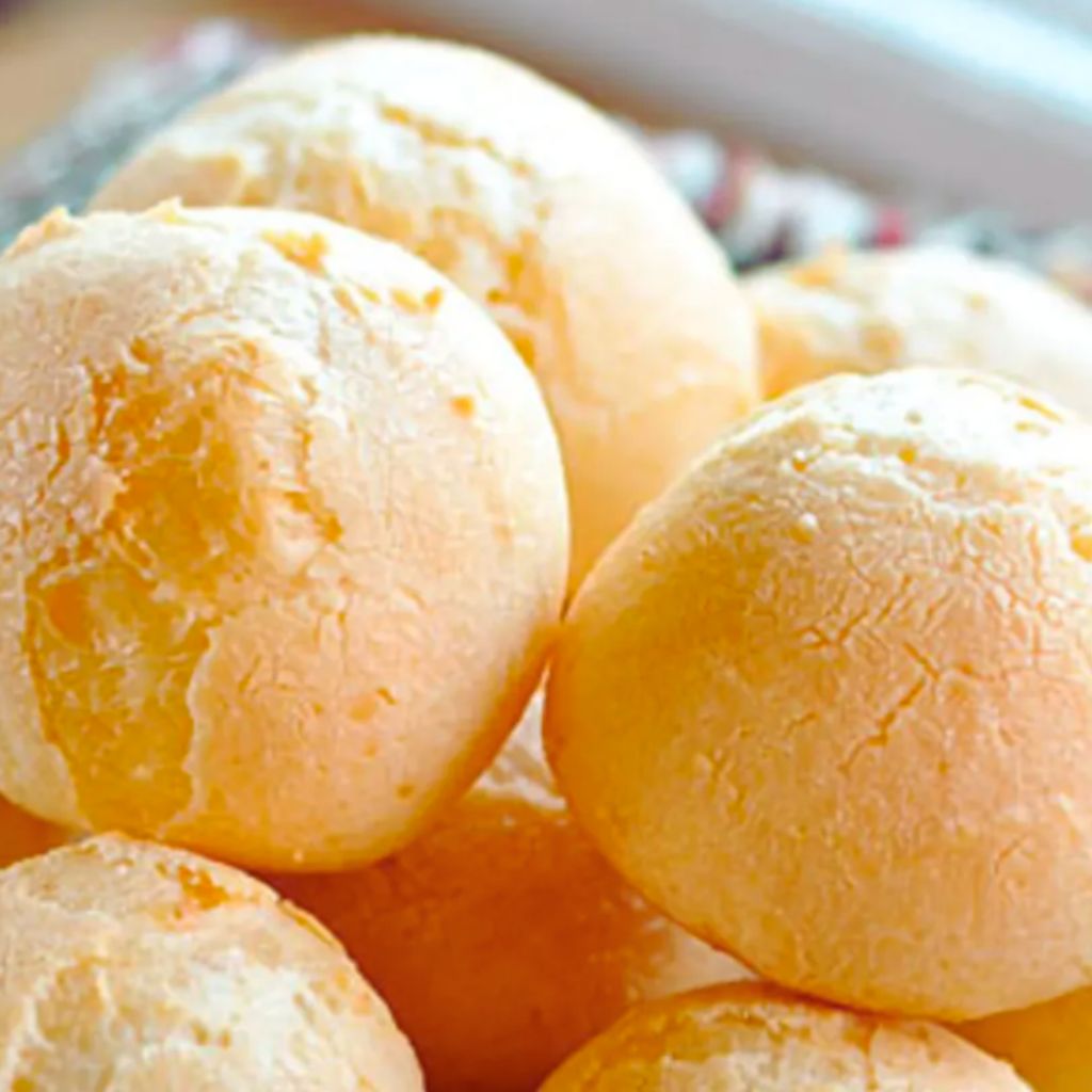 Pão de Queijo com Iogurte