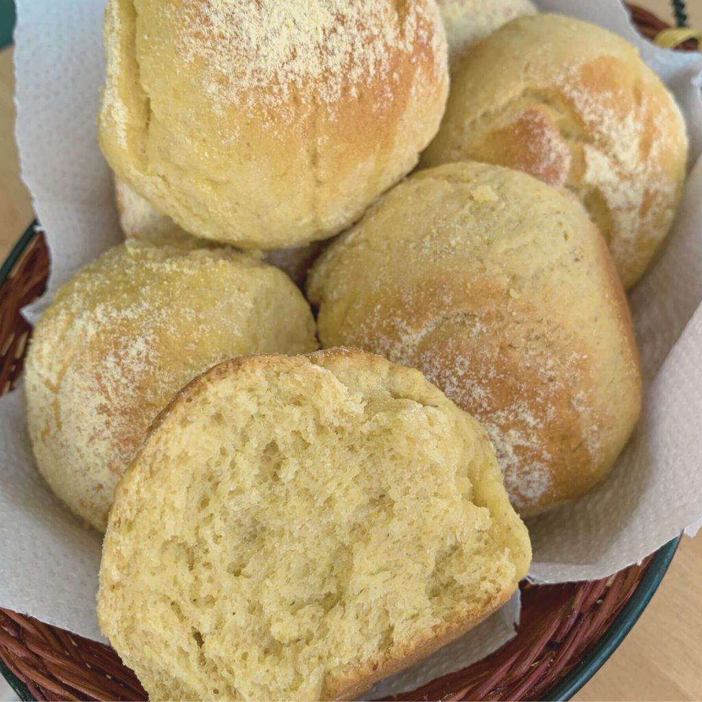 Pão de Fubá com Ervas