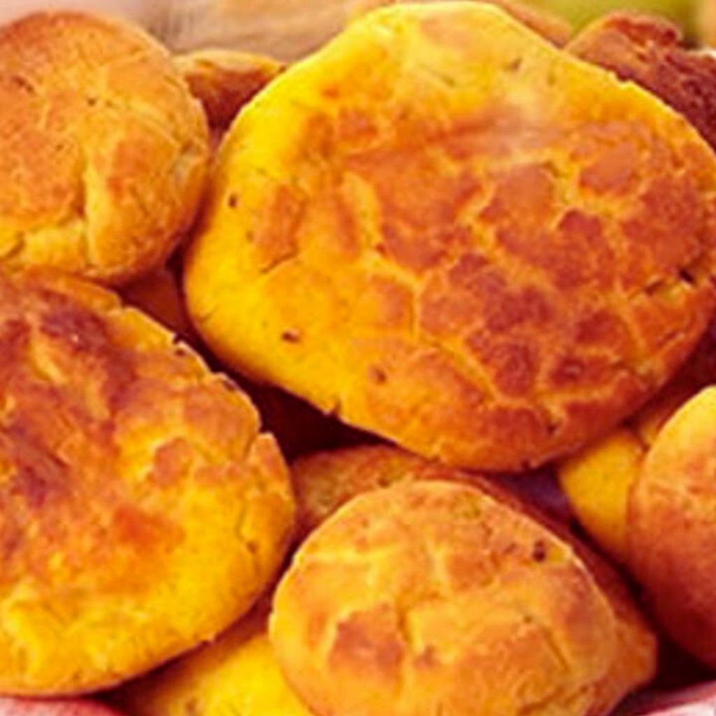 Pão de Milho com Queijo Minas