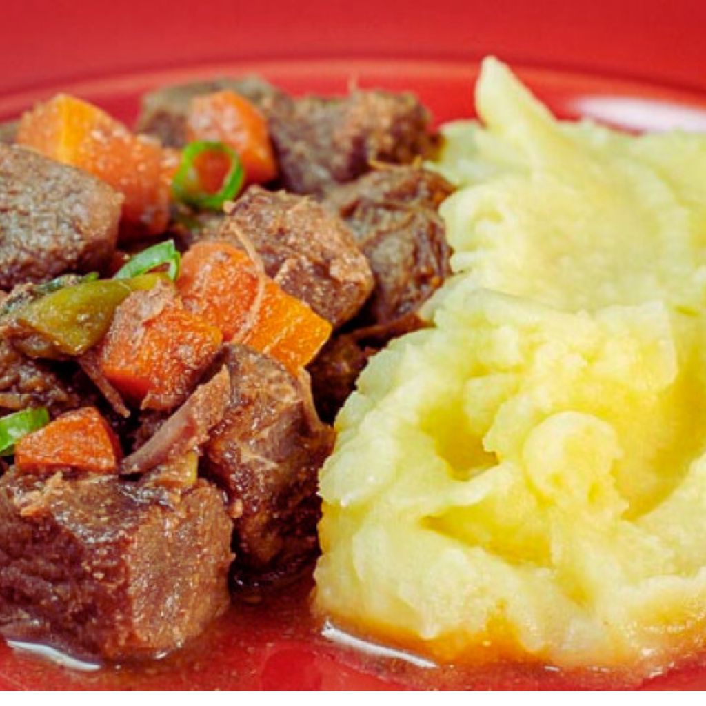 Picadinho de Carne com Purê de Batata-Doce