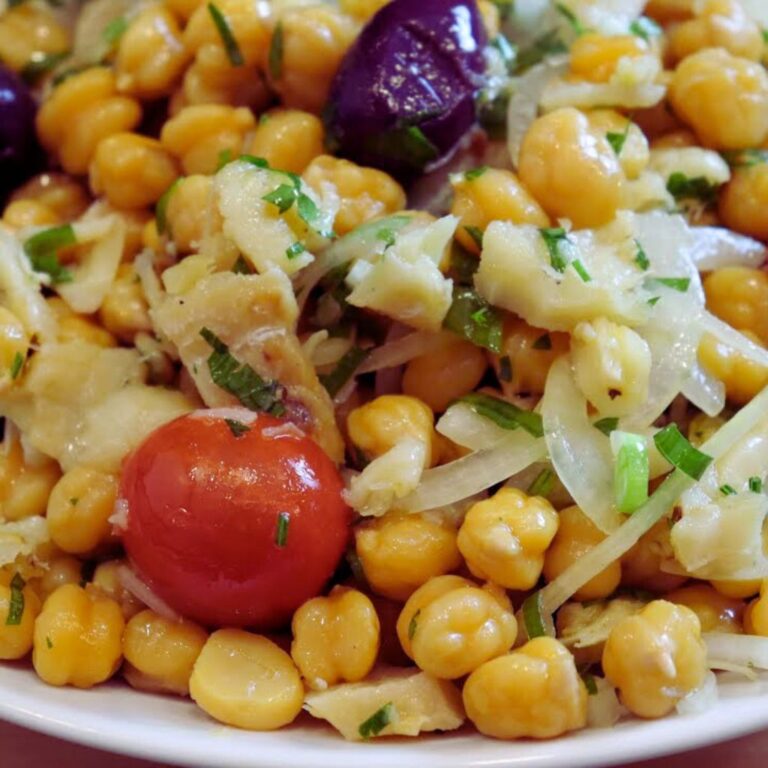 Salada de Bacalhau com Grão-de-Bico