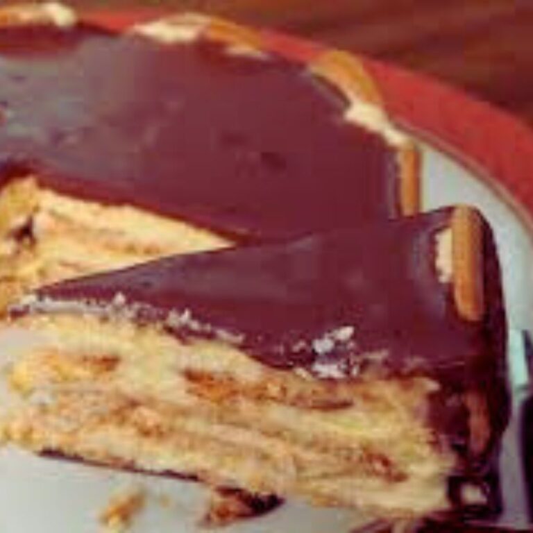 Torta Alemã com Calda de Chocolate