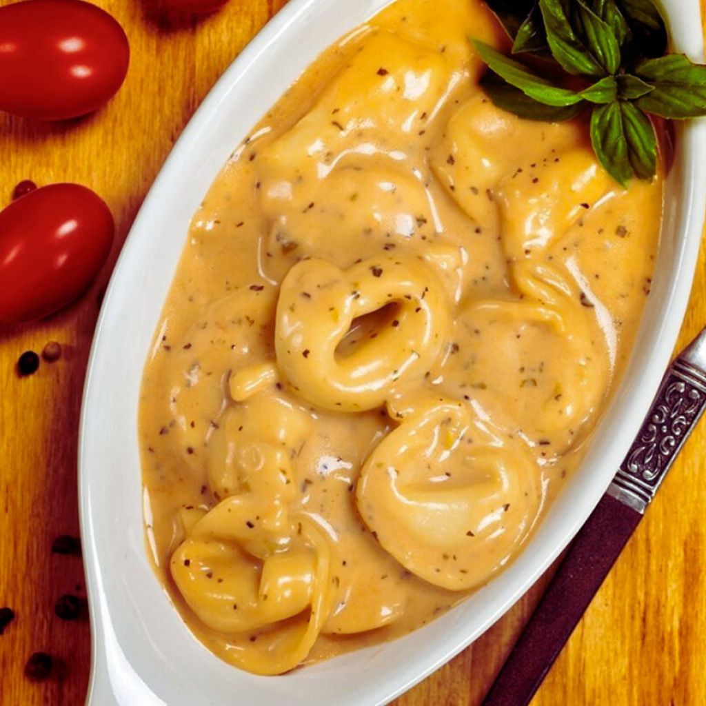 Tortelli de Carne com Molho de Queijo